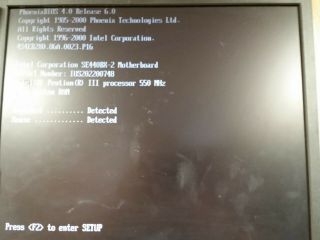 Intel SE440BX - 2 Slot 1 Vintage ATX Motherboard w/Pentium III 550MHz CPU 3