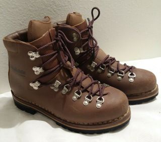 Vintage Raichle Mountaineer Hiking Boots WORN ONCE 9.  5 Mens Switzerland 2