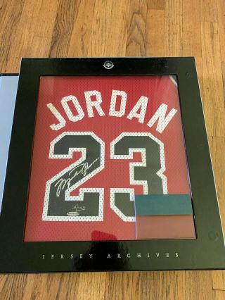 Upper Deck Autographed Mitchell & Ness Bulls Michael Jordan Jersey Archives Rare