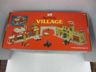 Vintage 1973 Fisher - Price 997 Little People PLAY FAMILY VILLAGE Box 2