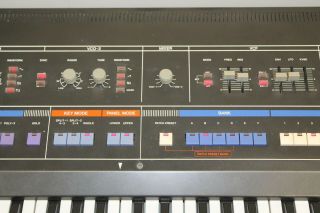 Roland Jupiter 6 Vintage Analog Synthesizer 4