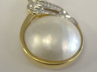 Vintage Solid 14 K Gold Pearl/mother Of Pearl Diamond Accent Pendant