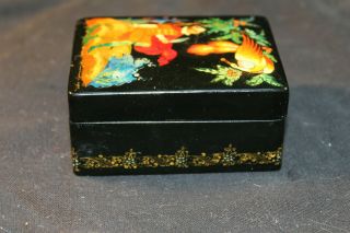 VINTAGE RUSSIAN LACQUER BOX ARTIST SIGNED 3 