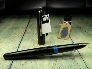 Vintage " Montblanc 32 " Fountain Pen - Jet Black Piston Filler - 14k - Germany 1960s