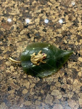 Vintage Cellino 14k Gold Frog On Jade Brooch Pin Ruby Eyes