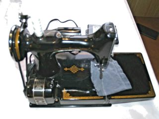 Vintage Singer Featherweight Sewing Machine Case & Foot Pedal Ag 689776