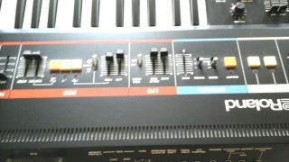 Roland Juno - 60 Keyboard Synthesiser 61 Key Polyphonic Vintage Synthesizer.  XLNT 12
