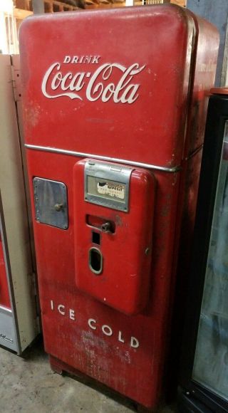 Vintage.  $10 Coca - Cola Cavalier Vending Machine - Needs Reconditioning