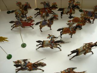 VINTAGE LEAD SOLDIERS/KNIGHTS and HORSES,  FULL ARMY 12 HORSES AND RIDERS.  FLAGS. 6