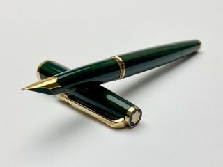 Vintage Montblanc 121 Classic In Dark Green Color Fountain Pen