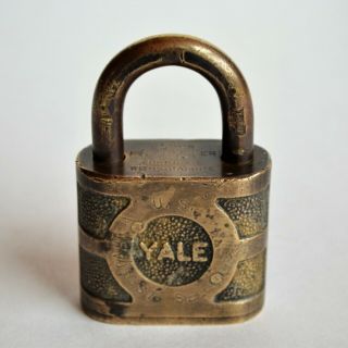Vintage U.  S.  Forest Service Padlock - Yale Brass Lock No Key Well 8