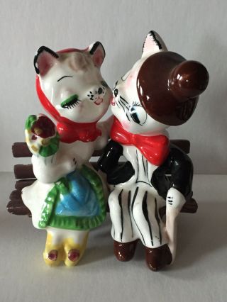 Vintage Boy And Girl Cats Salt And Pepper Shakers Japan Kissing On Bench