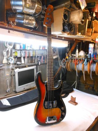 Vintage 1978 Fender Precision Bass Guitar Great Player. 2