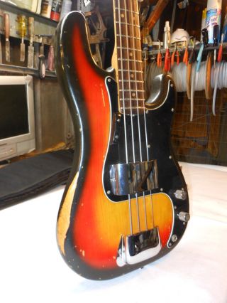 Vintage 1978 Fender Precision Bass Guitar Great Player. 3
