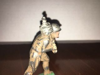 MANOIL BARCLAY LEAD TOY SOLDIER BARBED WIRE CARRIER M119,  WALKING,  HUNKERED,  GUC 8