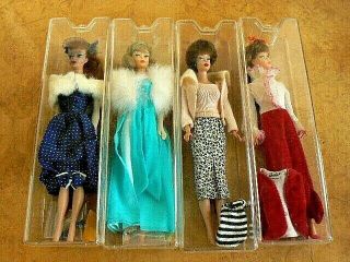 Vintage Barbie in Debutante Ball Ensemble 1666 (1966) 10