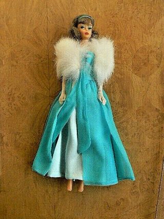 Vintage Barbie in Debutante Ball Ensemble 1666 (1966) 5