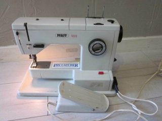 Pfaff 1222 Vintage Sewing Machine