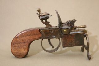 RARE VINTAGE DUNHILL TINDER PISTOL GUN TABLE CIGARETTE LIGHTER,  ORIG/NEW BOX 4