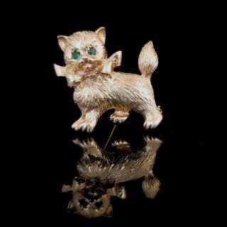 14k Kitten Shaped Brooch,  Emerald Eyes,  Cat With Bow,  1 Inch Tall,  9.  6 Grams
