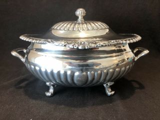 Reed & Barton Soup Tureen and Lid Shells 96 OZ 5110 Silver Plate 3