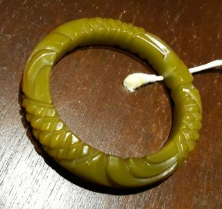 Vintage Bakelite Bangle Bracelet Deep Carved Olive Green Yellow 3