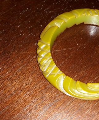 Vintage Bakelite Bangle Bracelet Deep Carved Olive Green Yellow 4