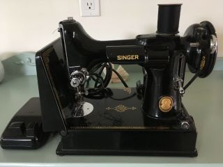 SINGER Vintage Featherweight 221 - 1 Portable Electric Sewing Machine with Case, 2