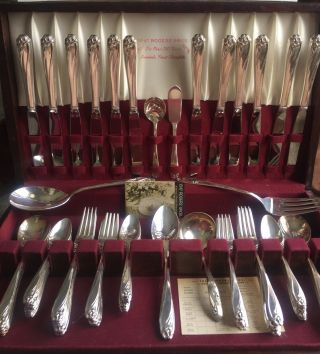 1847 Rogers Bros Daffodil Complete 76 Piece Service For 12 Silverware Antique