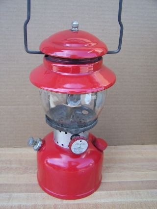Vintage Coleman Red Lantern 200 / 1969 & Coleman Metal Case 5