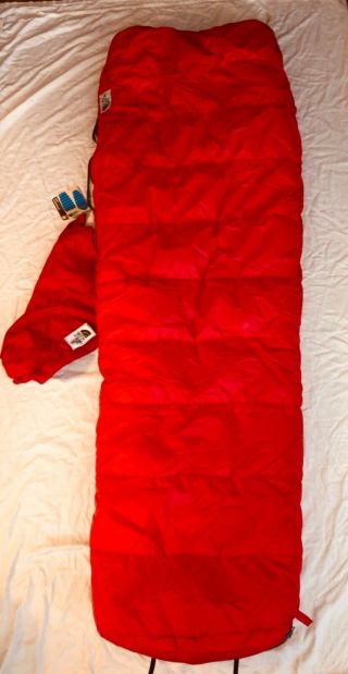 North Face Yeti Sleeping Bag,  Red/silver 2 - Tone,  Reg,  Polargard,  Nos,  Vtg Usa