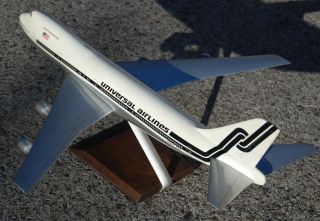 Vintage 1/100 PacMin Universal Airlines Boeing 747 - 100 Marketing Model Aircraft 4