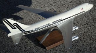 Vintage 1/100 PacMin Universal Airlines Boeing 747 - 100 Marketing Model Aircraft 6