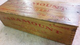 Vintage CHEESE CRATE WOODEN BOX PARAMOUNT BRAND has top and bottom 2