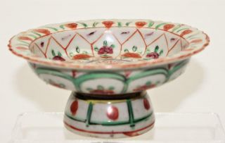 Very Rare Chinese 19thc Qing Famille Verte Porcelain Antique Scalloped Stem Dish