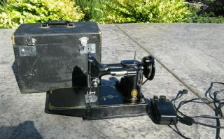 Vintage Antique 1953 Singer Featherweight 221 Sewing Machine