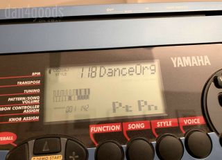 Vintage Yamaha DJX PSR - D1 Keyboard Synth in 3
