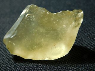 A Small Ancient Translucent Tool Made From Libyan Desert Glass Egypt 8.  1gr E