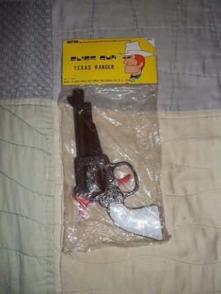 Vintage Texas Ranger Click Gun Made In Hong Kong Age 3,