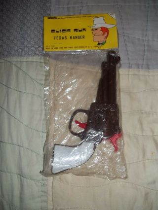 Vintage Texas Ranger Click Gun Made in Hong Kong Age 3, 2