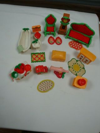 27 Piece Strawberry Short Cake Doll House Furniture 1983 3