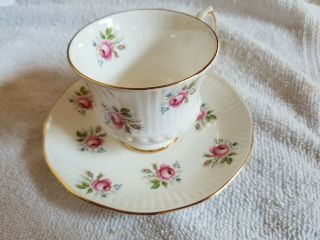 Elizabethan Tea Cup And Saucer Fine Bone China Gold Trim Ribbed Pink Roses