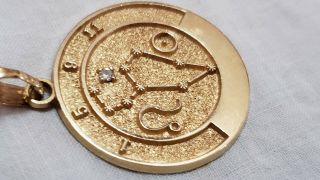 Vintager&b 14k Yellow Gold Leo Zodiac Astrological 1 " Medallion/ Pendant - 3.  3g
