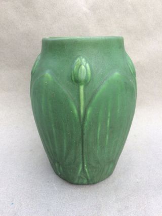 Antique Hampshire Arts And Crafts Matt Green - Leaf And Bud Pottery Vase 42
