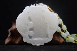 Hot Sell China Hand Carved Natural White Jade Fish Pendant Necklaces 出入平安