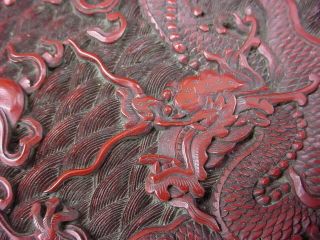 ANTIQUE CHINESE DARK CINNABAR PLATE HAND CARVED DRAGONS QING DYNASTY QIANLONG 10