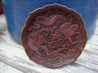 ANTIQUE CHINESE DARK CINNABAR PLATE HAND CARVED DRAGONS QING DYNASTY QIANLONG 3