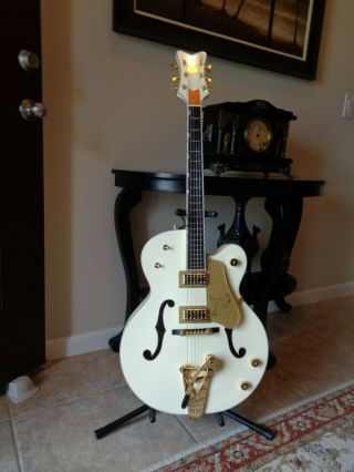 Pristine Gretsch G3136t - 59vs White Falcon Vintage Select Guitar Unplayed