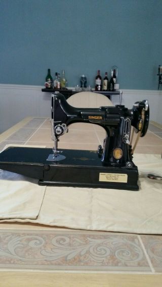 Vintage 1950 ' s Singer Sewing machine 2