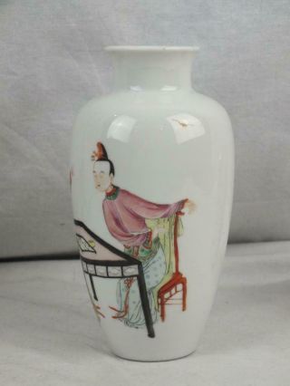 FINELY PAINTED CHINESE PORCELAIN YONGCHENG MARK FAMILLE ROSE FIGURES VASE 3